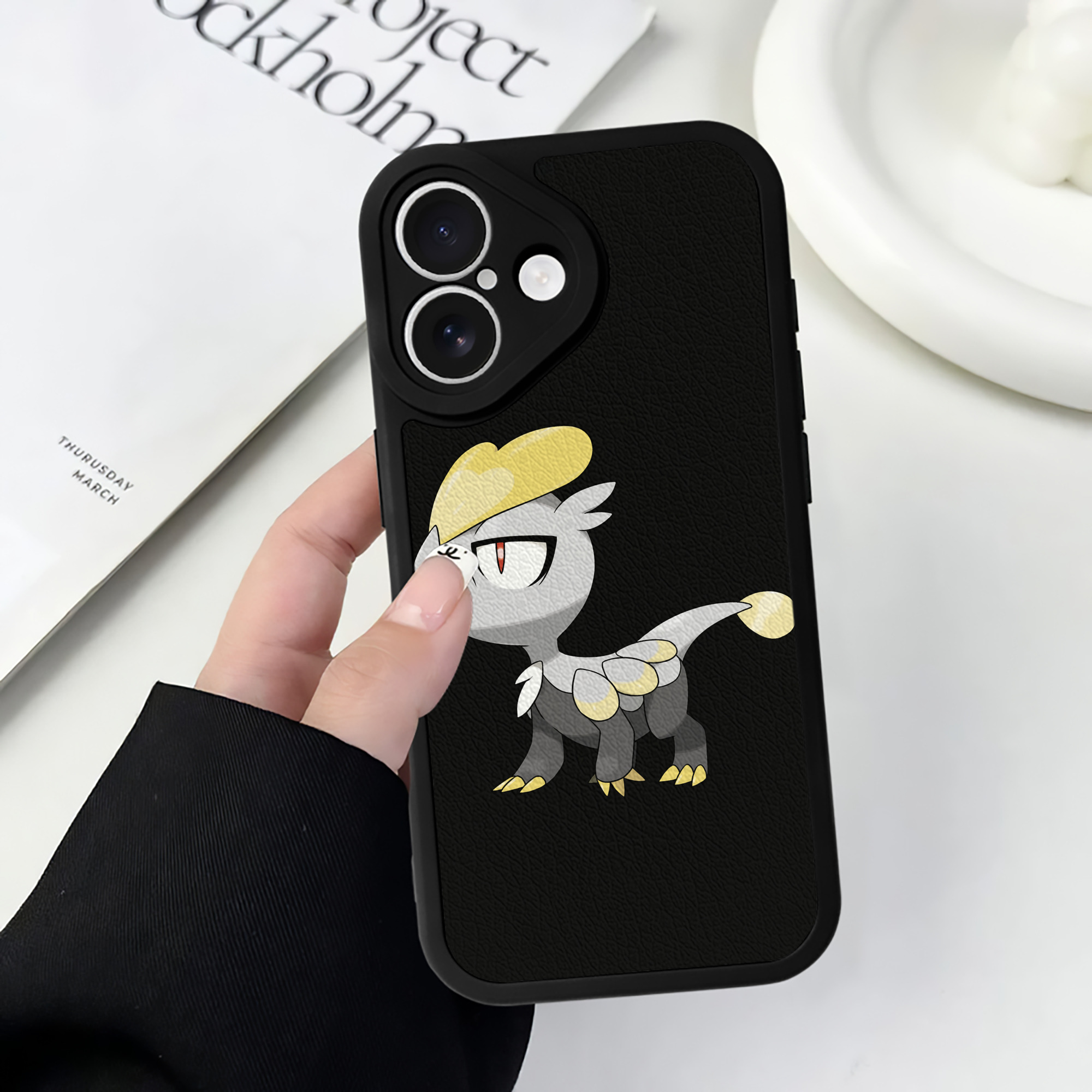 （画像用） ポケットモンスター Pokémon 【iPhone 16シリーズ対応】シリコンスマホケース（レザー調） 材質：シリコン